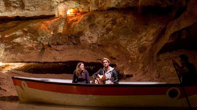 SINGIN' IN THE CAVE