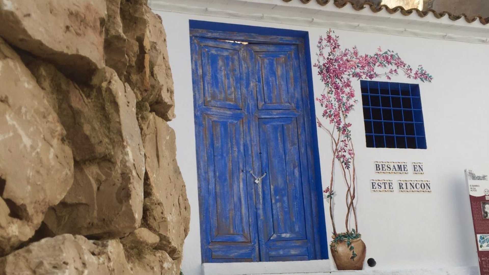 LA RUTA DEL HILO ROJO