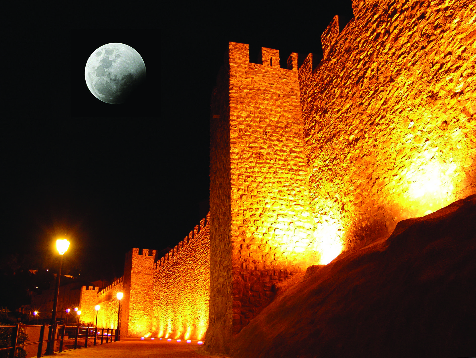 Castillo y murallas medievales