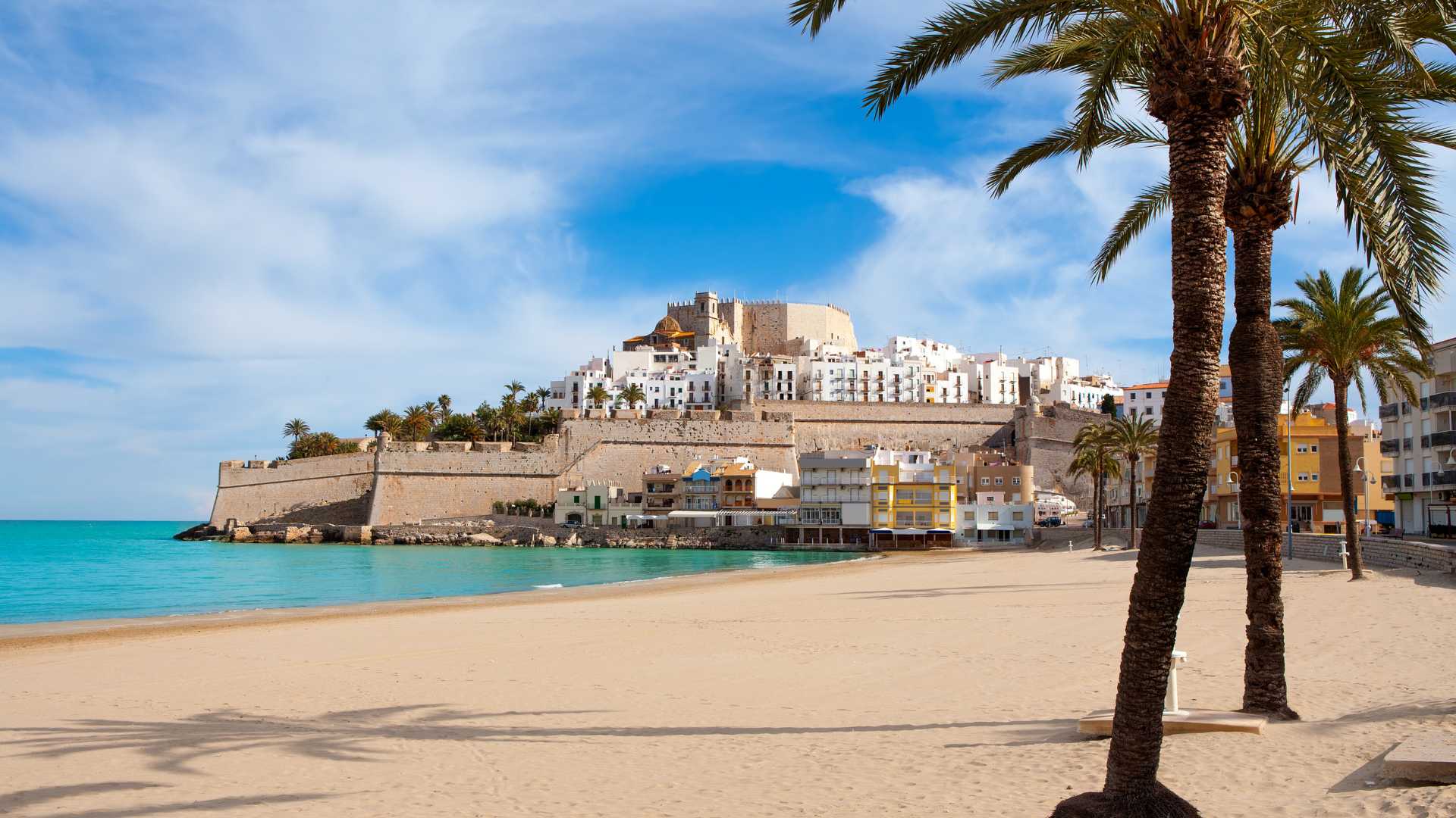 Cine en Peñíscola: Descubre un escenario increíble junto al mar