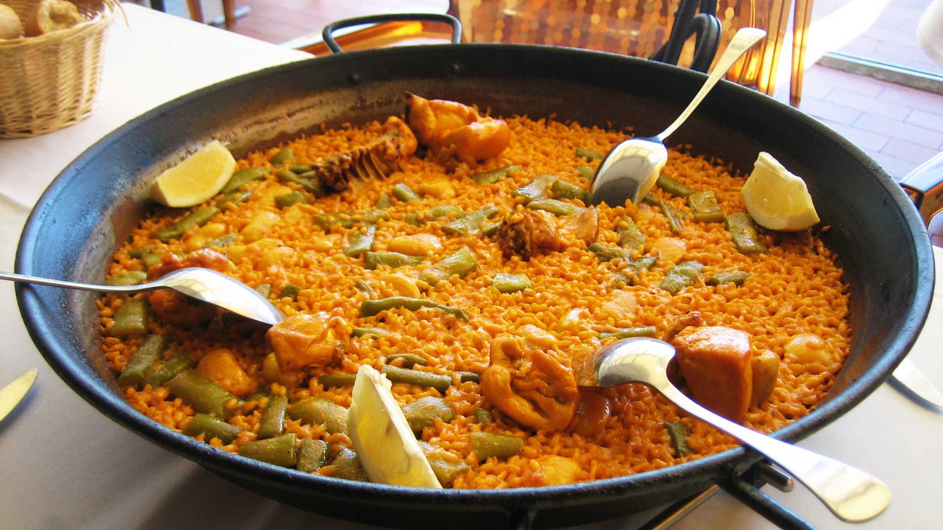 Paella valenciana