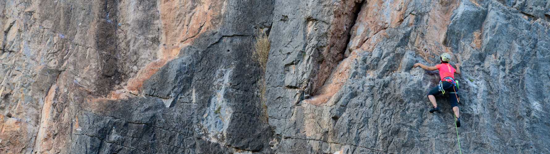 rock climbing in the region of valencia