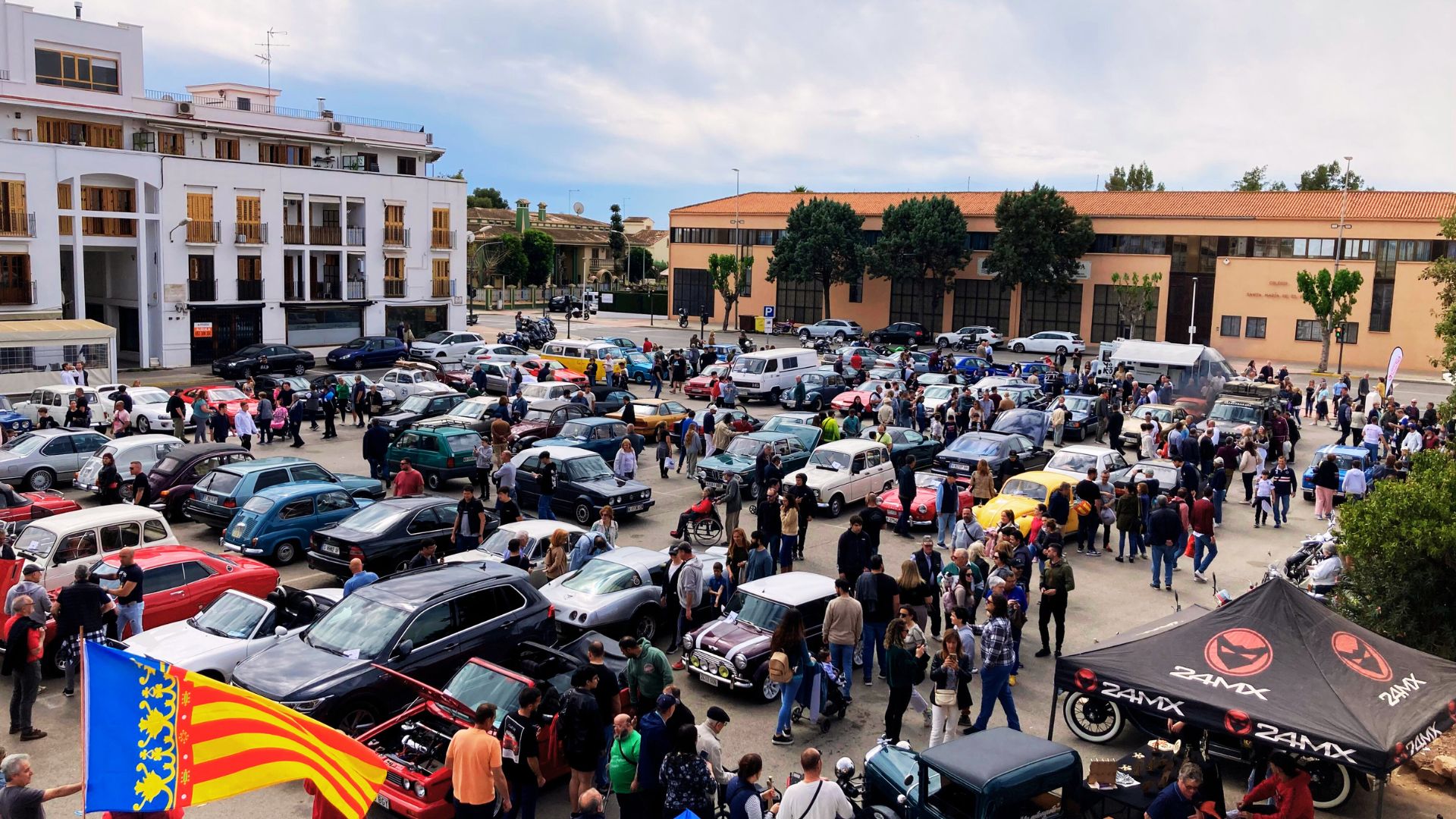 Clasicpuig – Concentración de Vehículos Clásicos y Deportivos en El Puig 