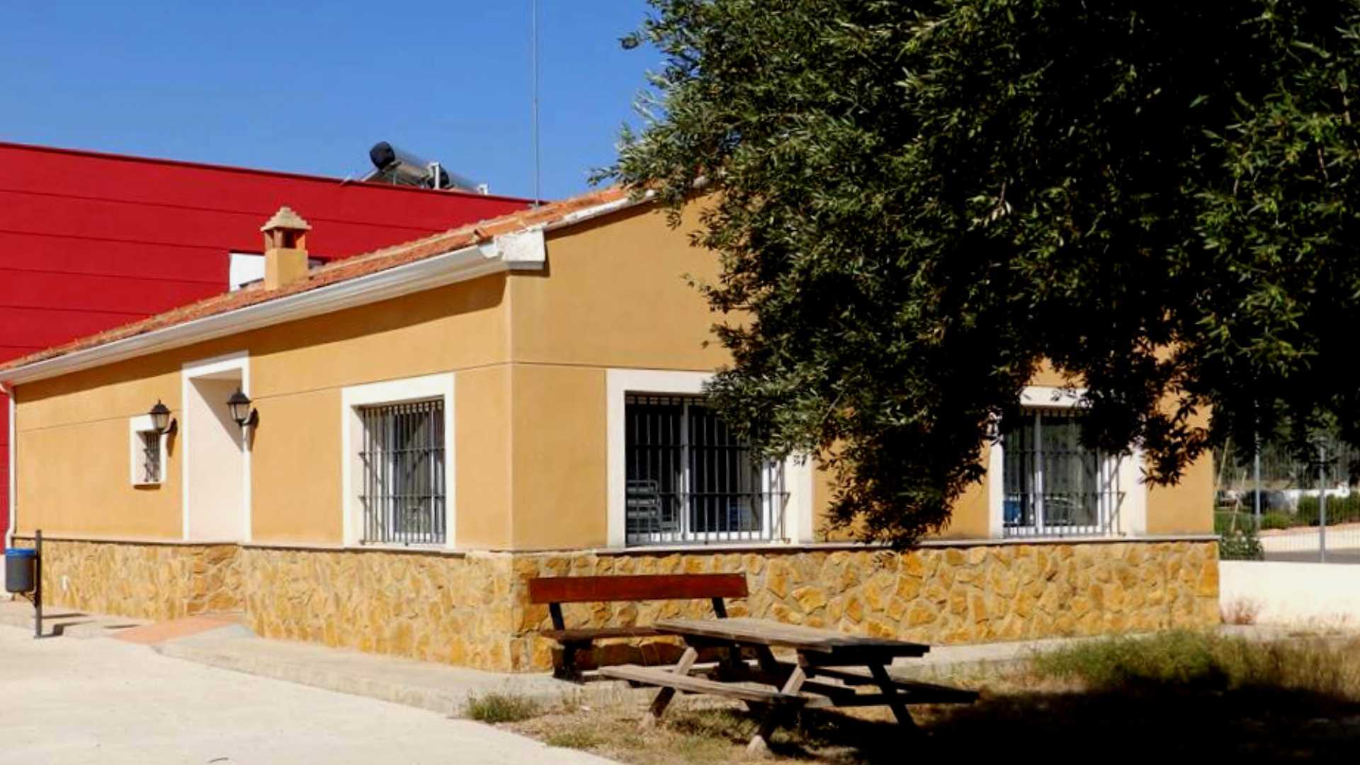 ALBERGUE TURISTICO MUNICIPAL DE CALLES