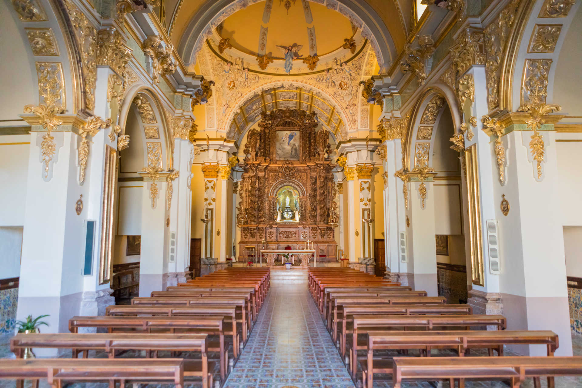 https://multimedia.comunitatvalenciana.com/6CB0BC032CEC475FBDAC9FA0D1CDA08B/img/919A287834D34E99BF0E04A13BBDDDDC/Ermita_Mare_de_Deu_dels_Angels_MB4A5369.jpg?responsive