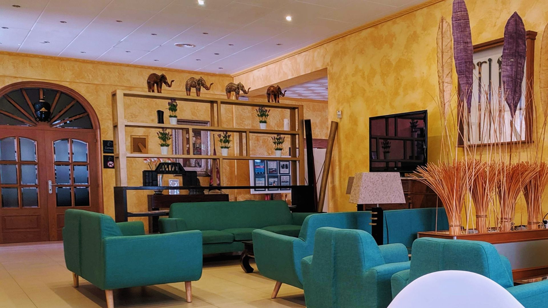 HOTEL MONTREAL