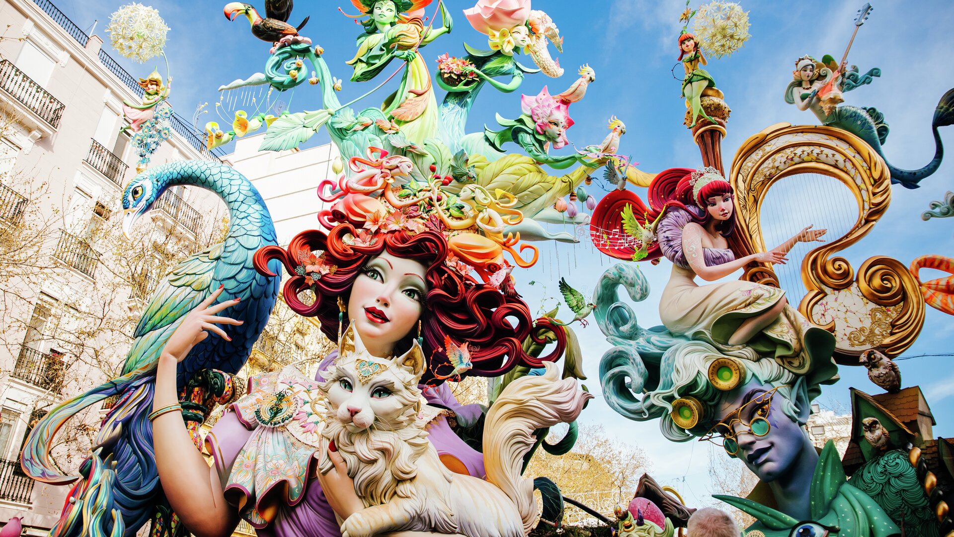 que es fa en les falles de valència,