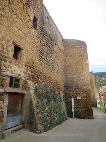 Muralles (Torres d'en Garcés, de la Presó i Redona)