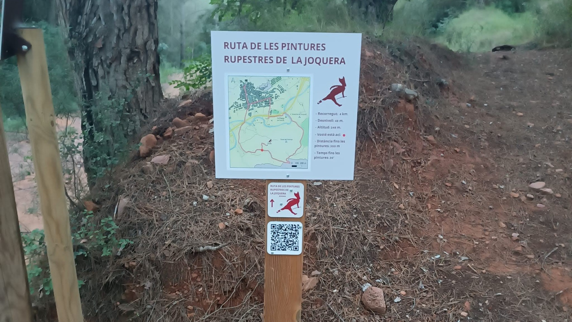 Poste de señalización de la ruta de la Joquera de Borriol