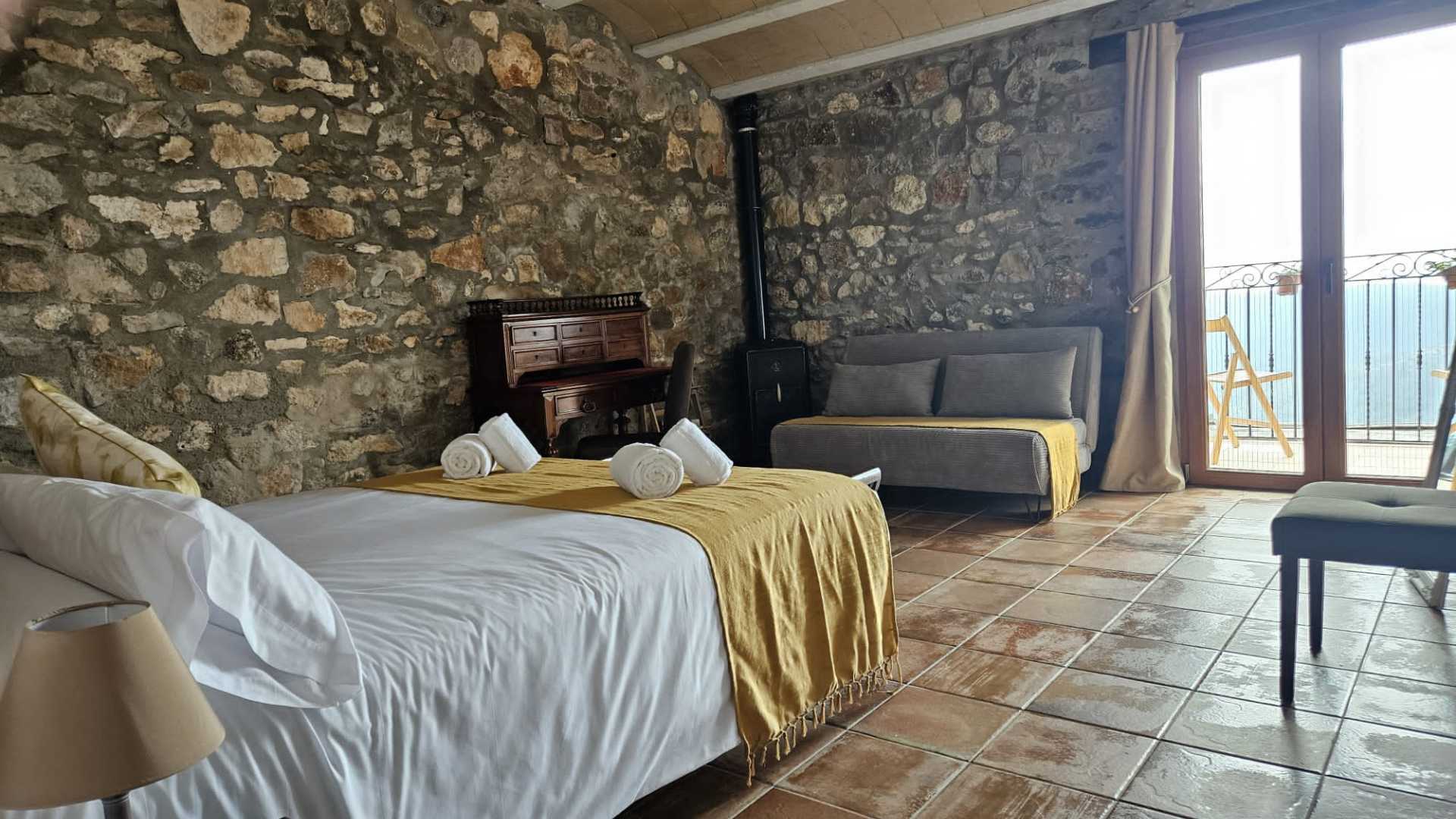 La Cueva de Miravet