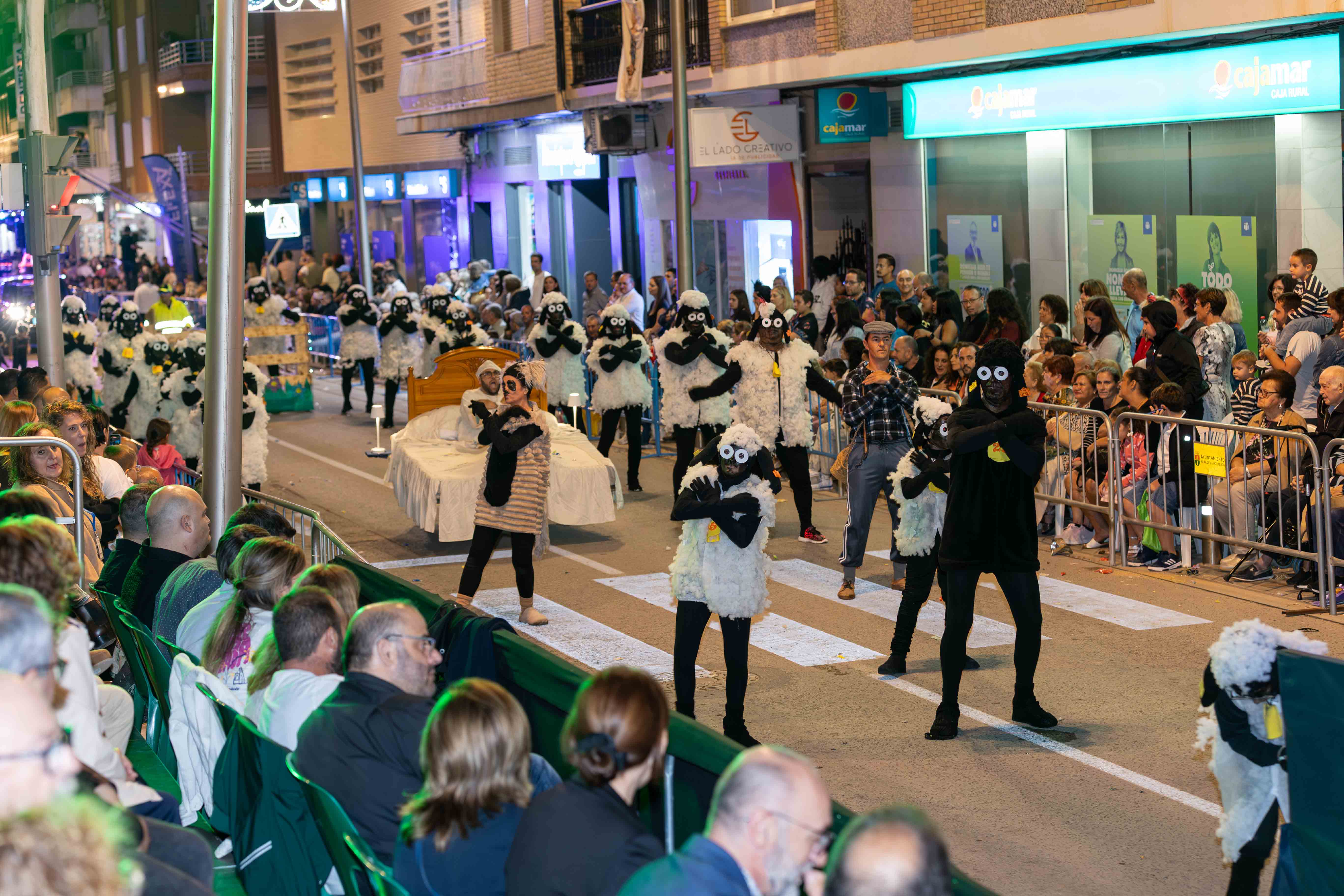GRAN DESFILE DE CARROZAS Y DISFRACES FIESTAS PATRONALES PILAR DE LA HORADADA