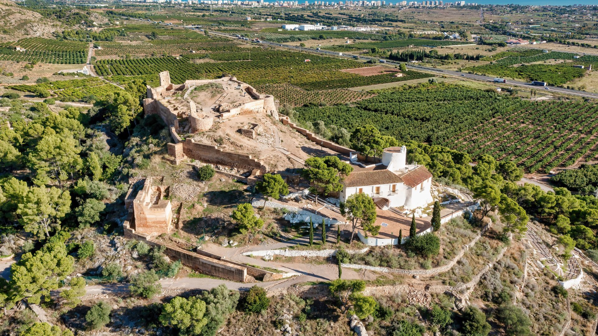 Castell Vell y Ermitorio de la Magdalena