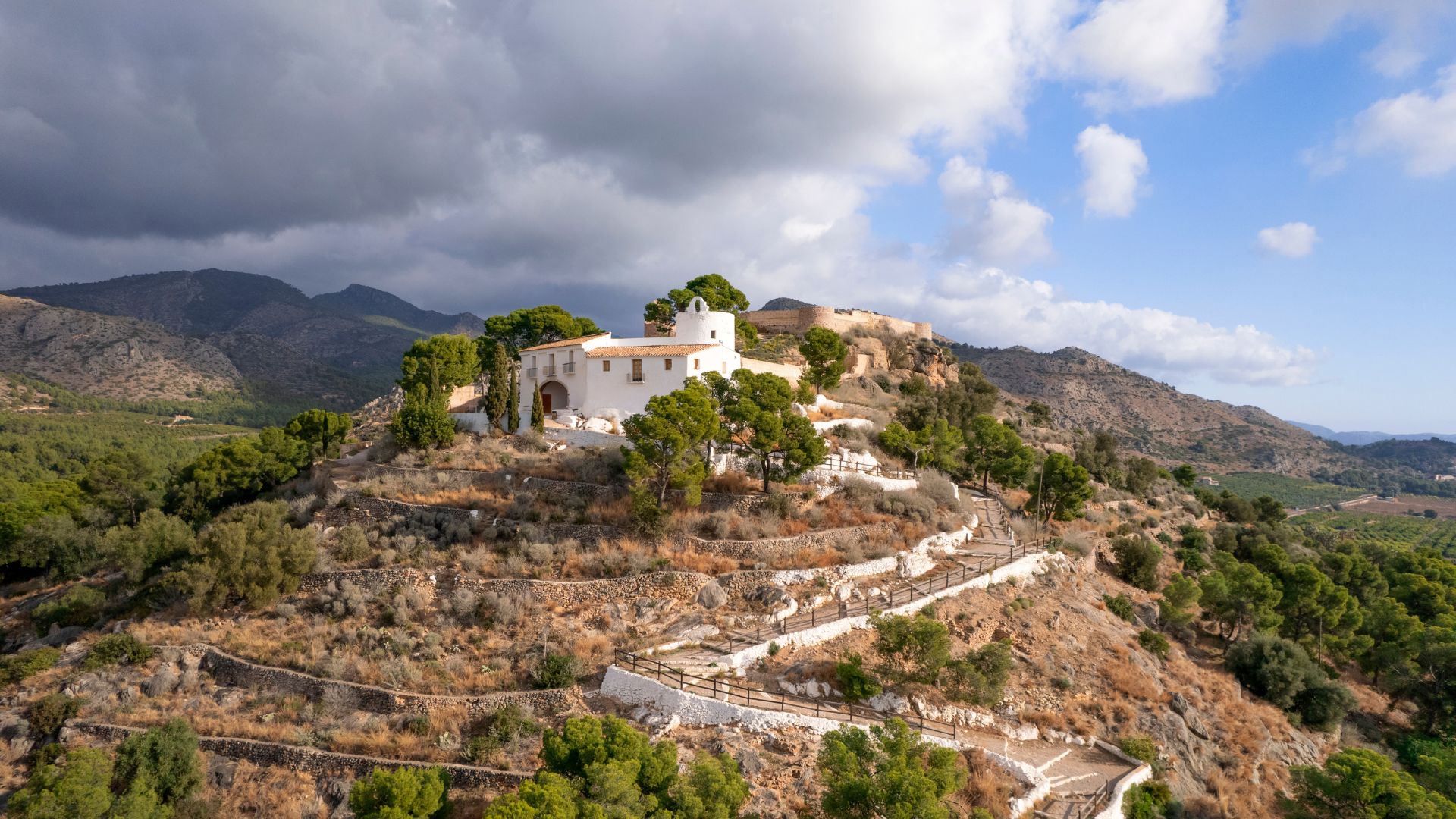 Castell Vell y Ermitorio de la Magdalena
