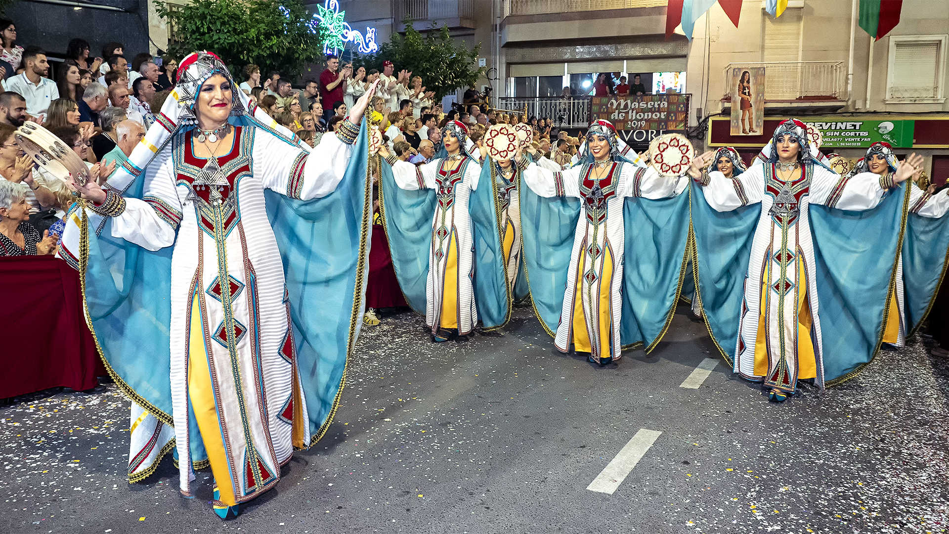 Moros y Cristianos zu Ehren von San Francisco de Asís