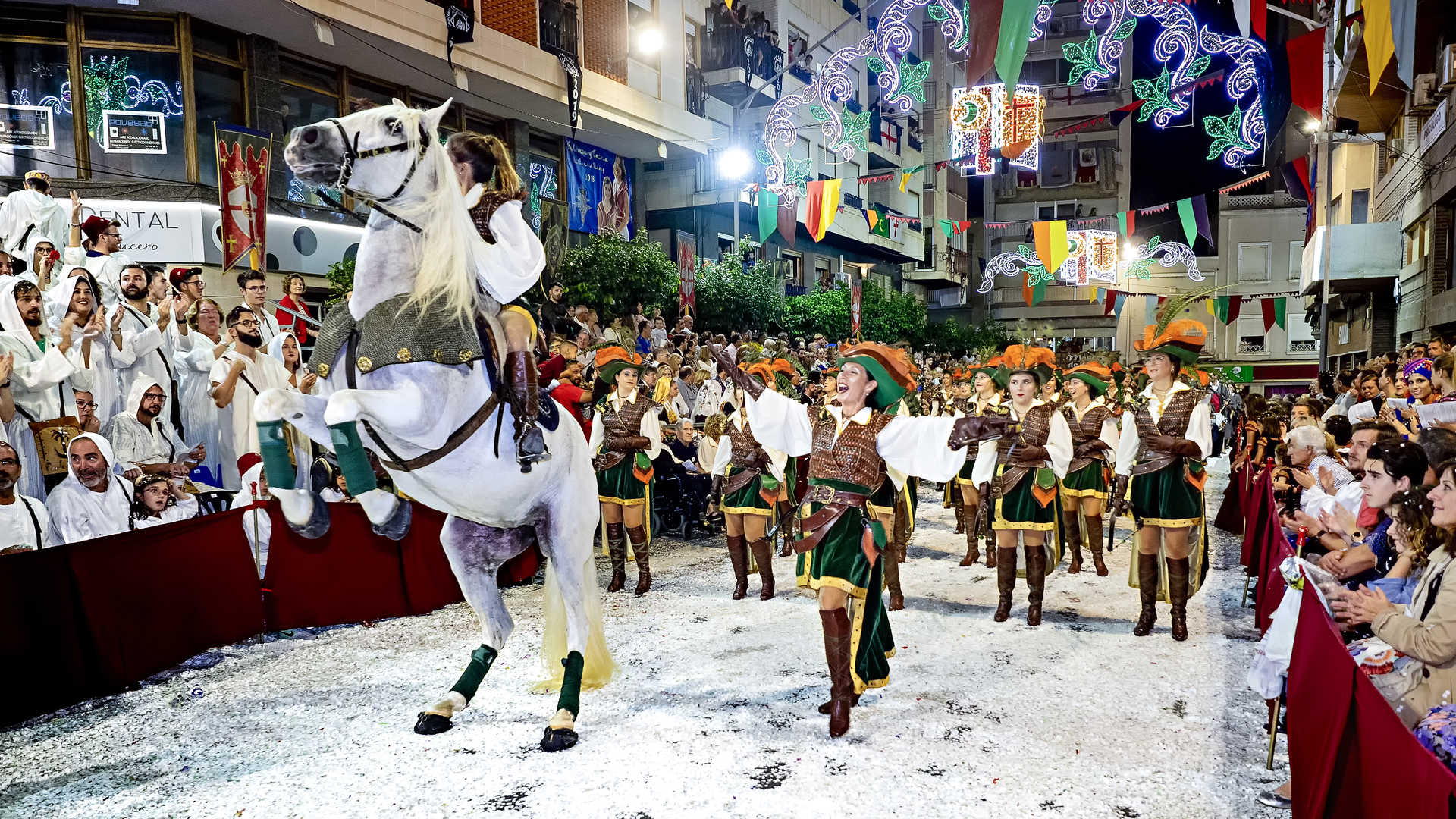 Moros y Cristianos zu Ehren von San Francisco de Asís