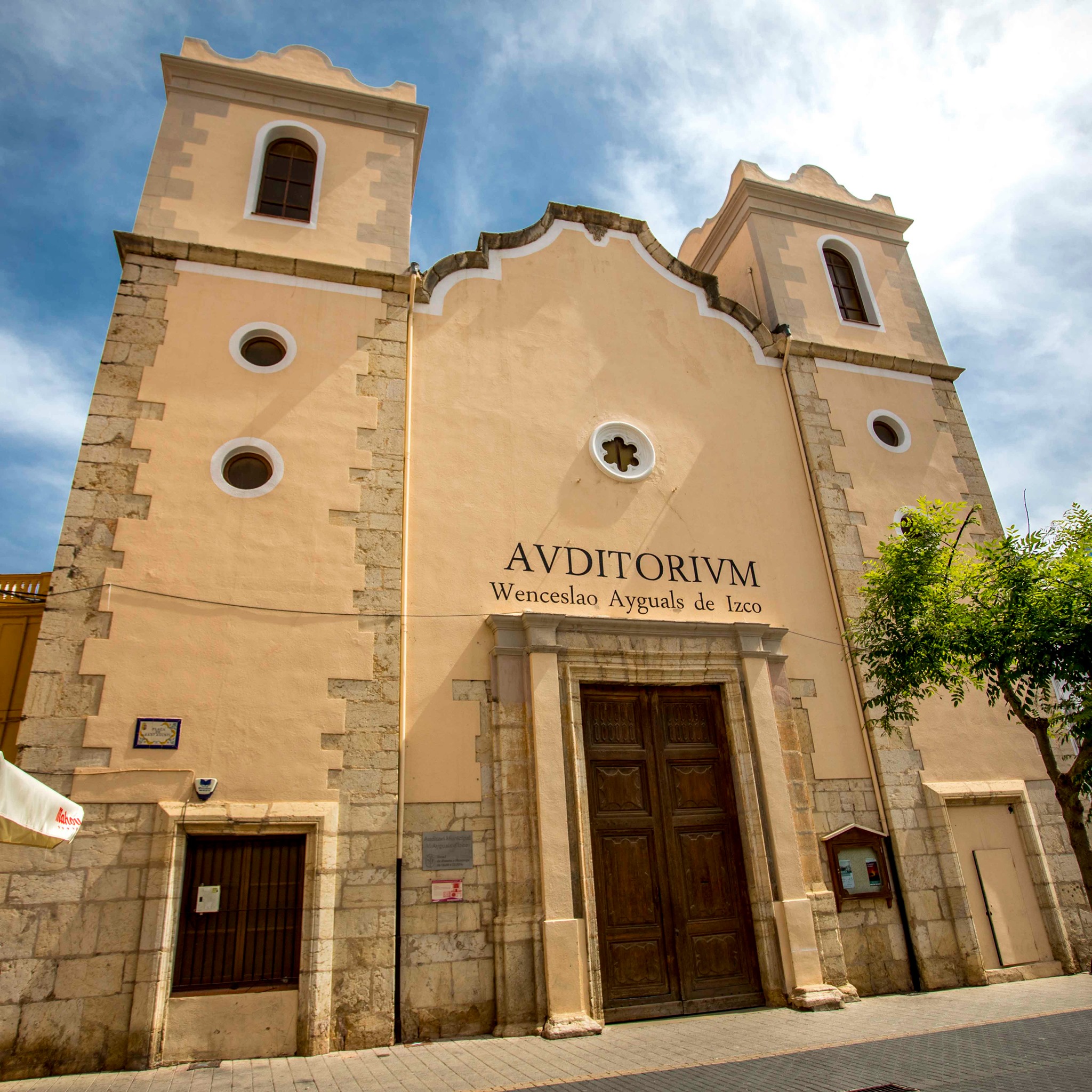Iglesia del exconvento de San Telmo / Auditorio municipal V. Ayguals d'Izco
