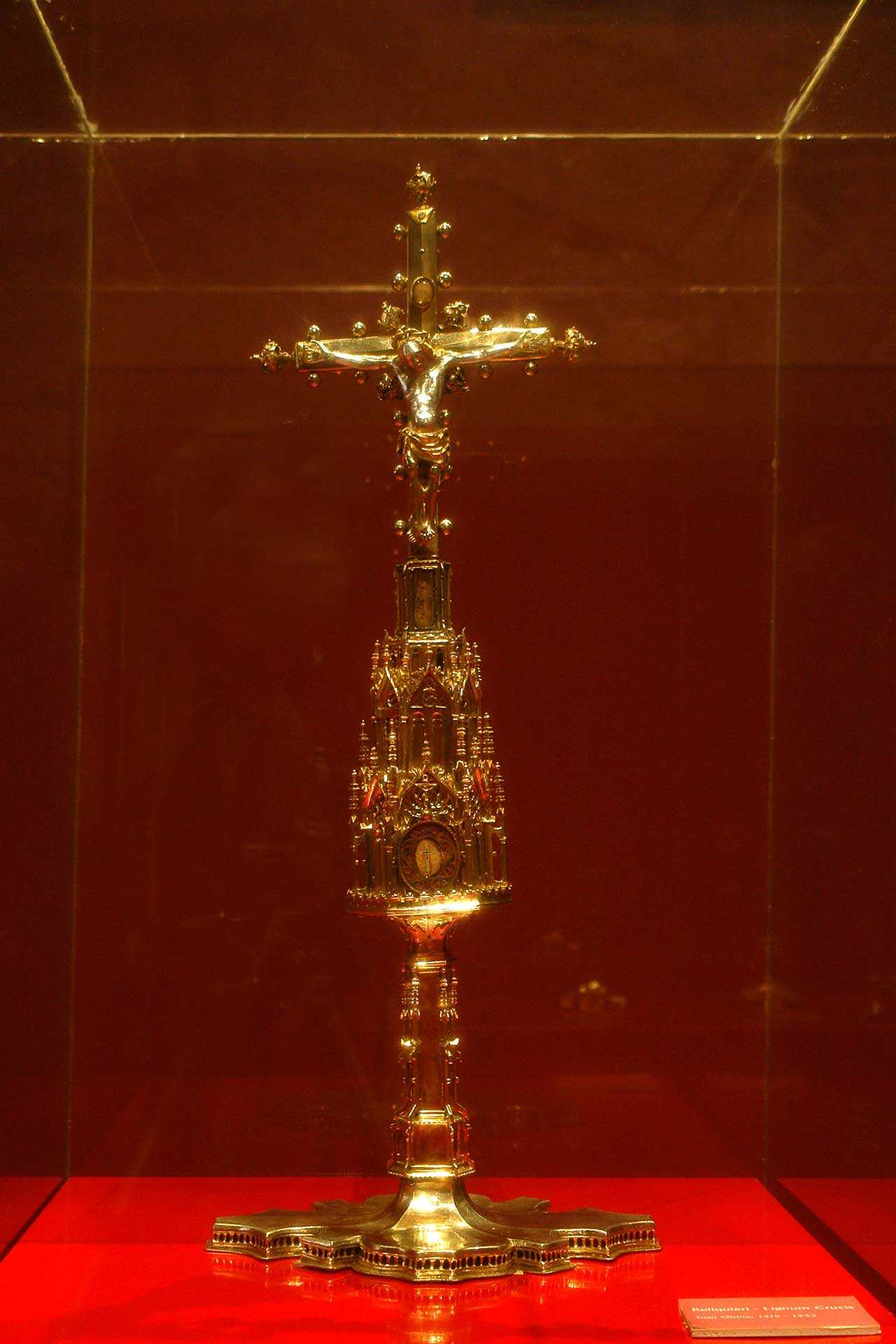 Col·lecció Museogràfica Parroquial de Sant Mateu