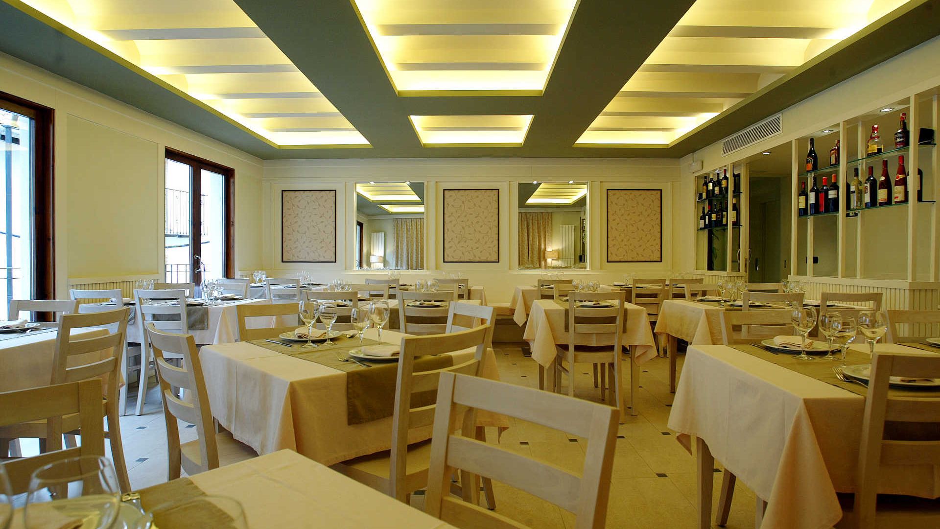 hotel la fonda moreno​,