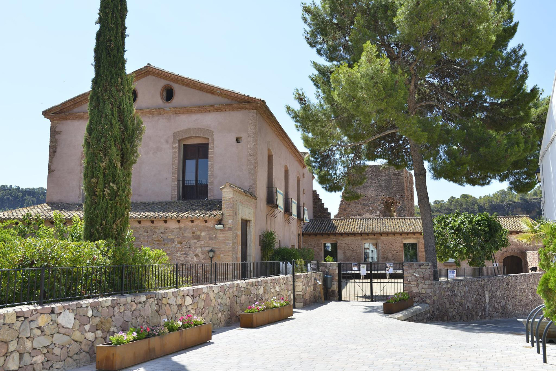 Casa de la Senyoria y Torre de Pardines