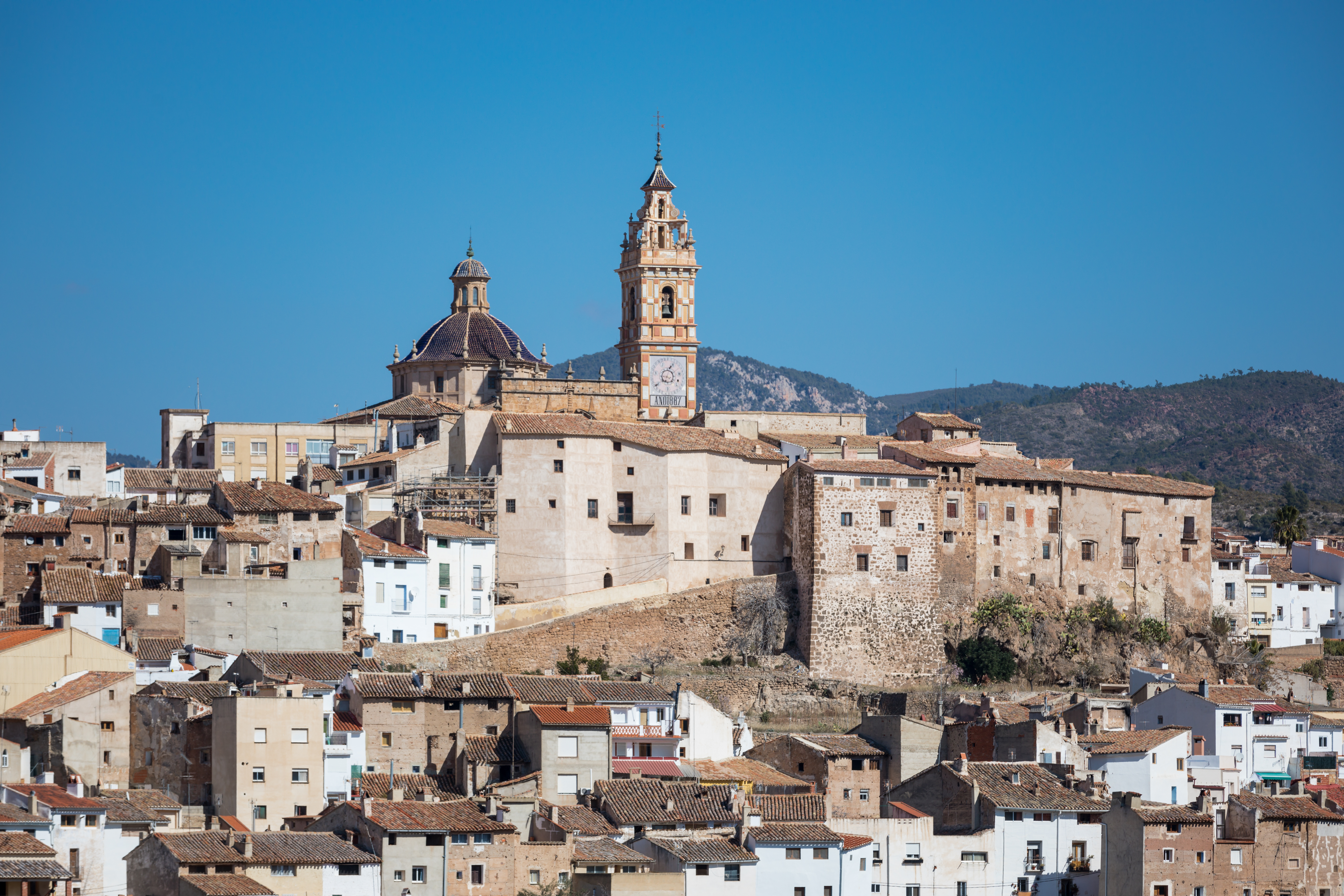 Castillo y murallas