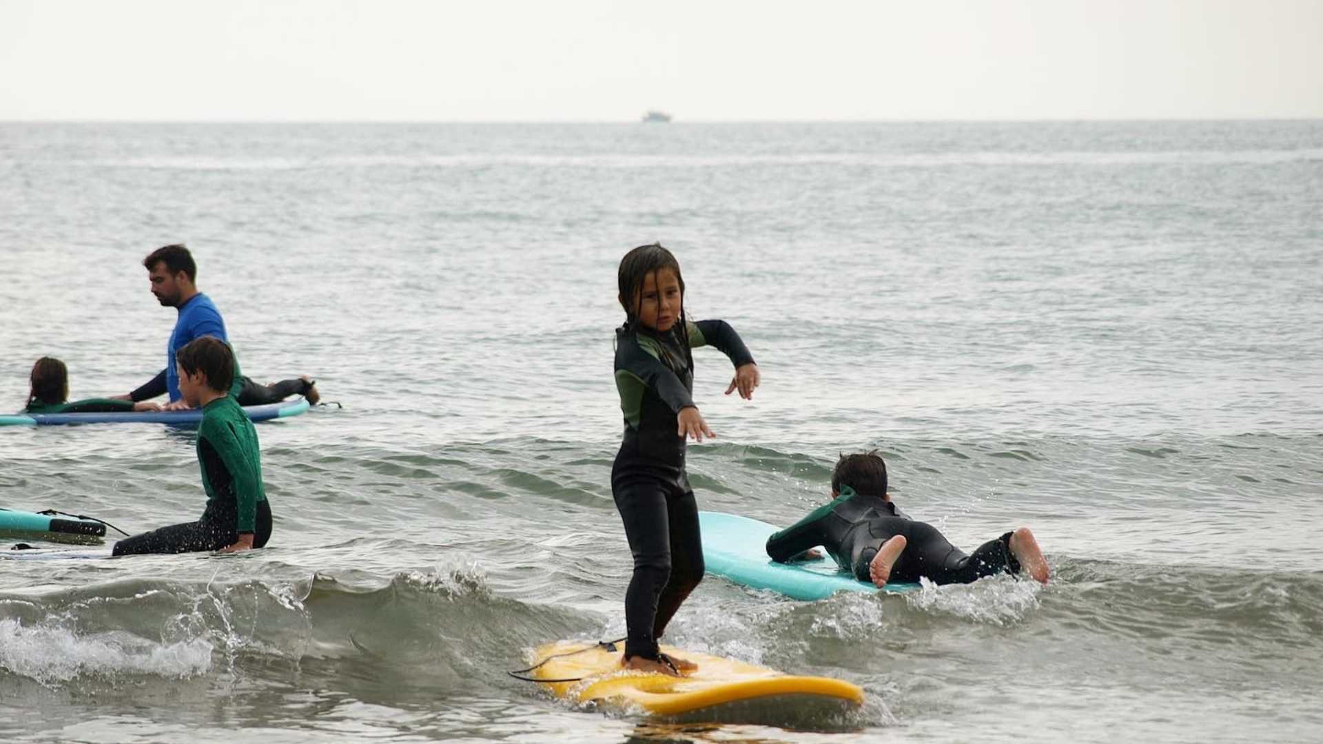 escuela de surf la mar de bien valencia