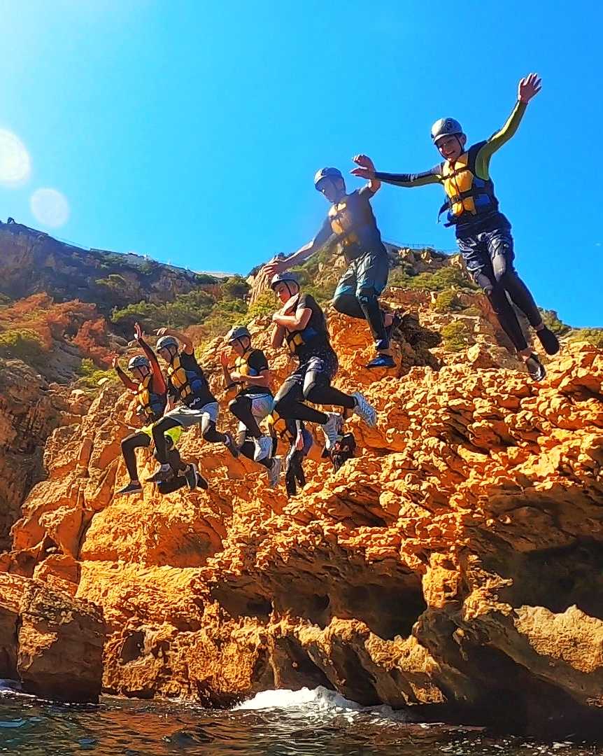 celebra tu fiesta de cumpleaños con nosotros, elige la actividad que más te guste y disfrutala con tus amigos