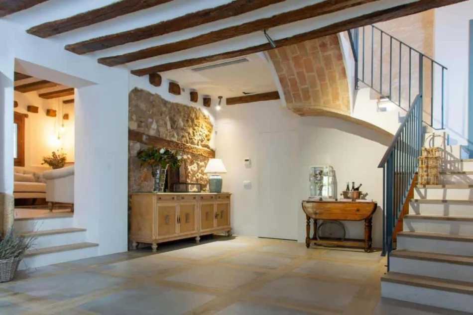 REQUENA: CUEVAS, VINO Y ACEITE