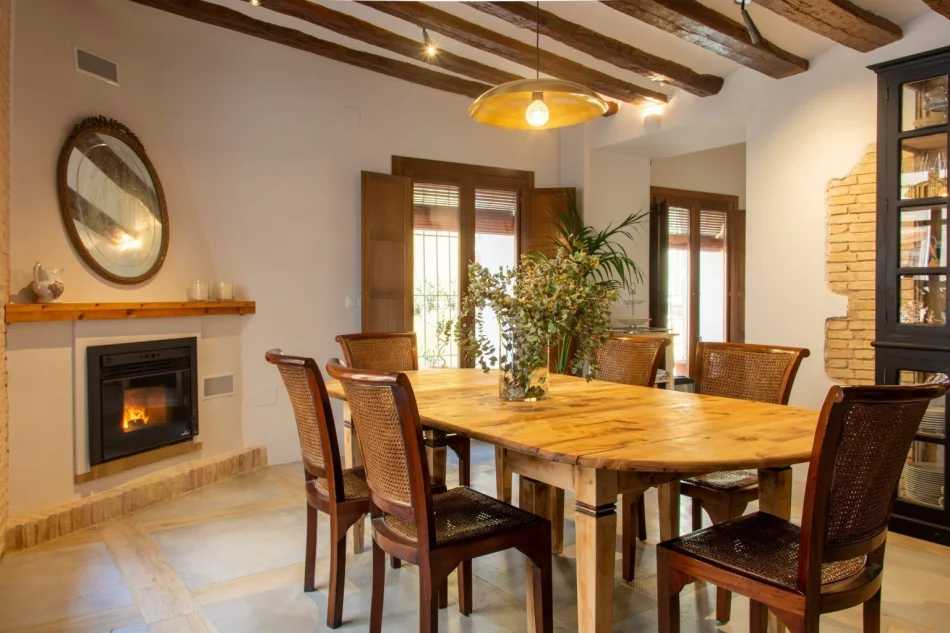 REQUENA: CUEVAS, VINO Y ACEITE
