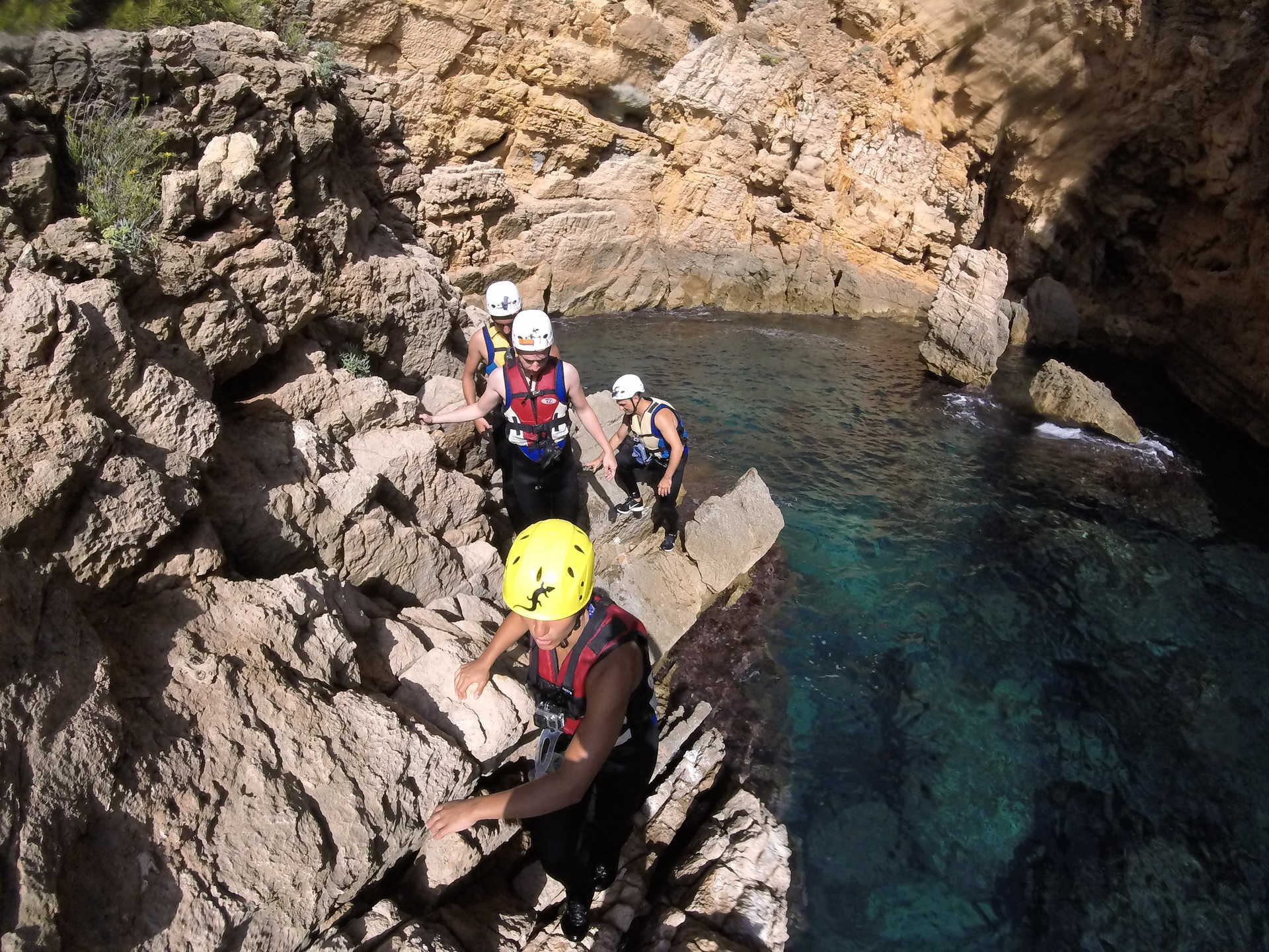 Coasteering: explora los acantilados