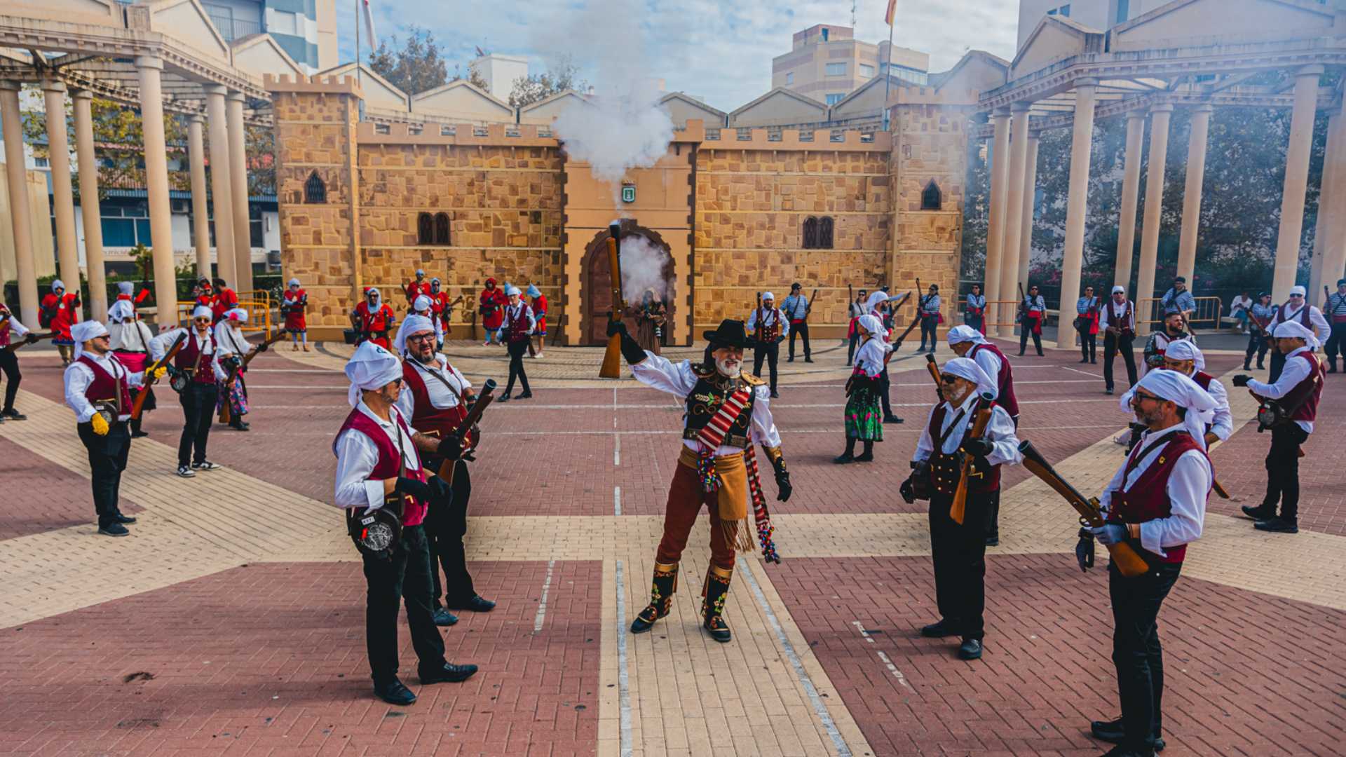 FIESTAS PATRONALES: MOROS Y CRISTIANOS CALPE 2025