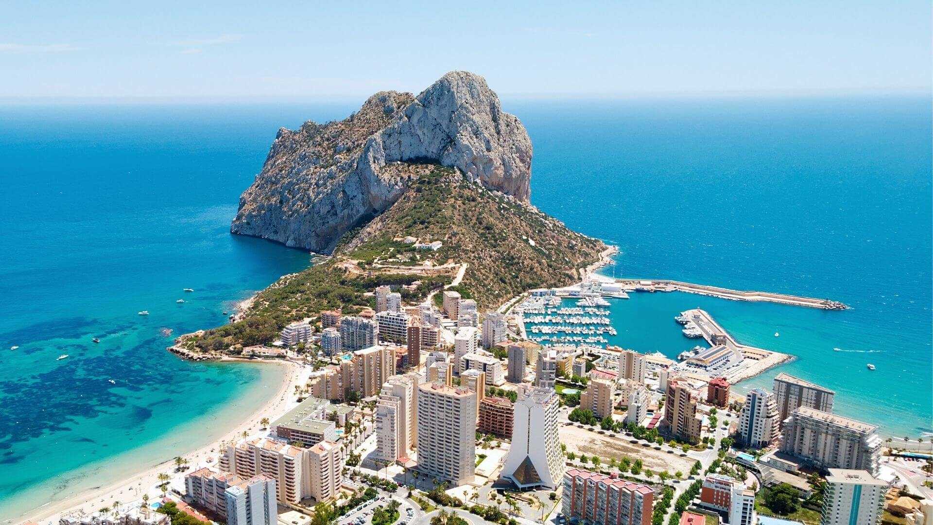 Asómate al Mediterráneo desde el Peñón de Ifach