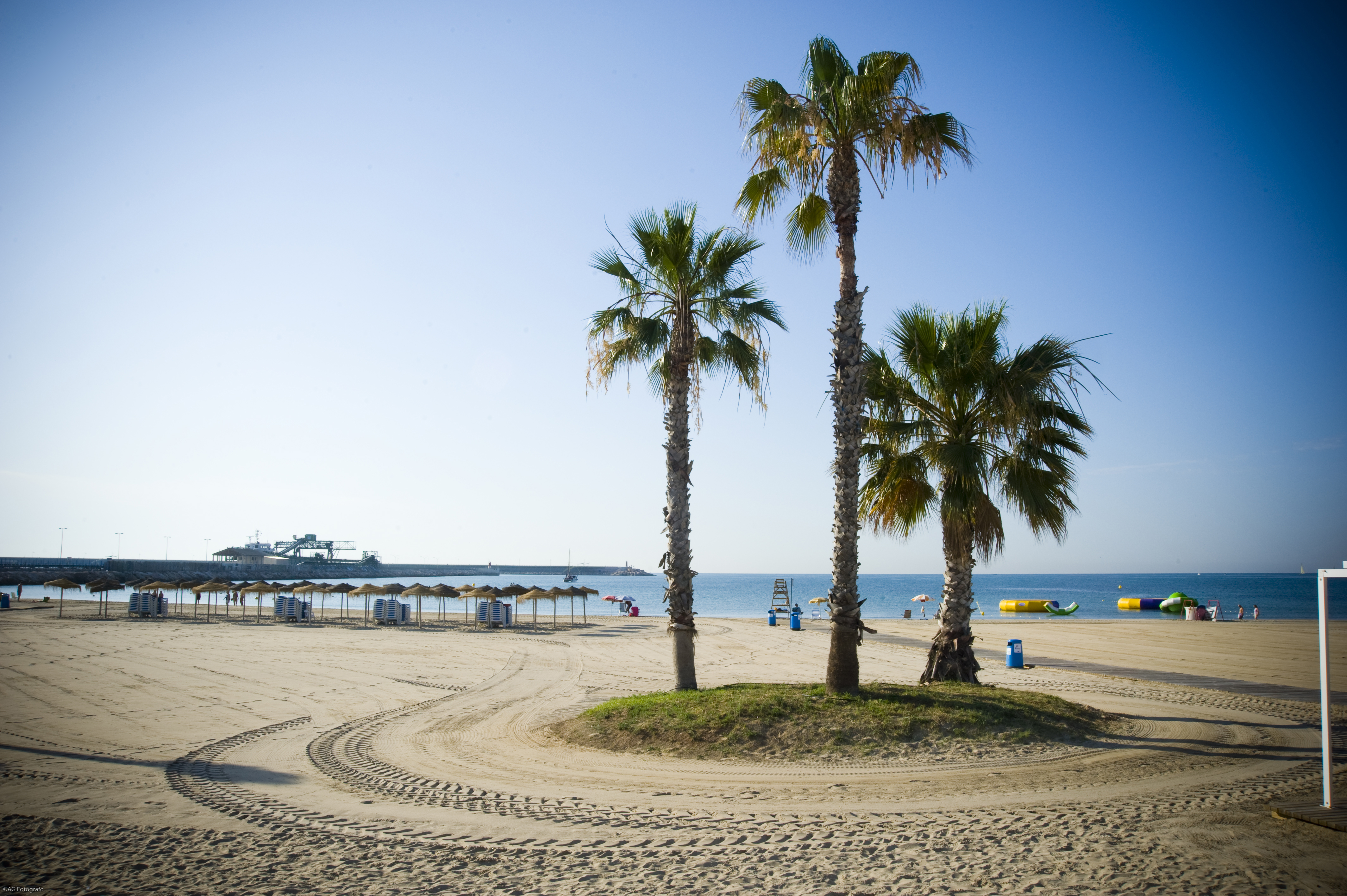 ENVIROMENTAL WORKSHOPS ON THE BEACH