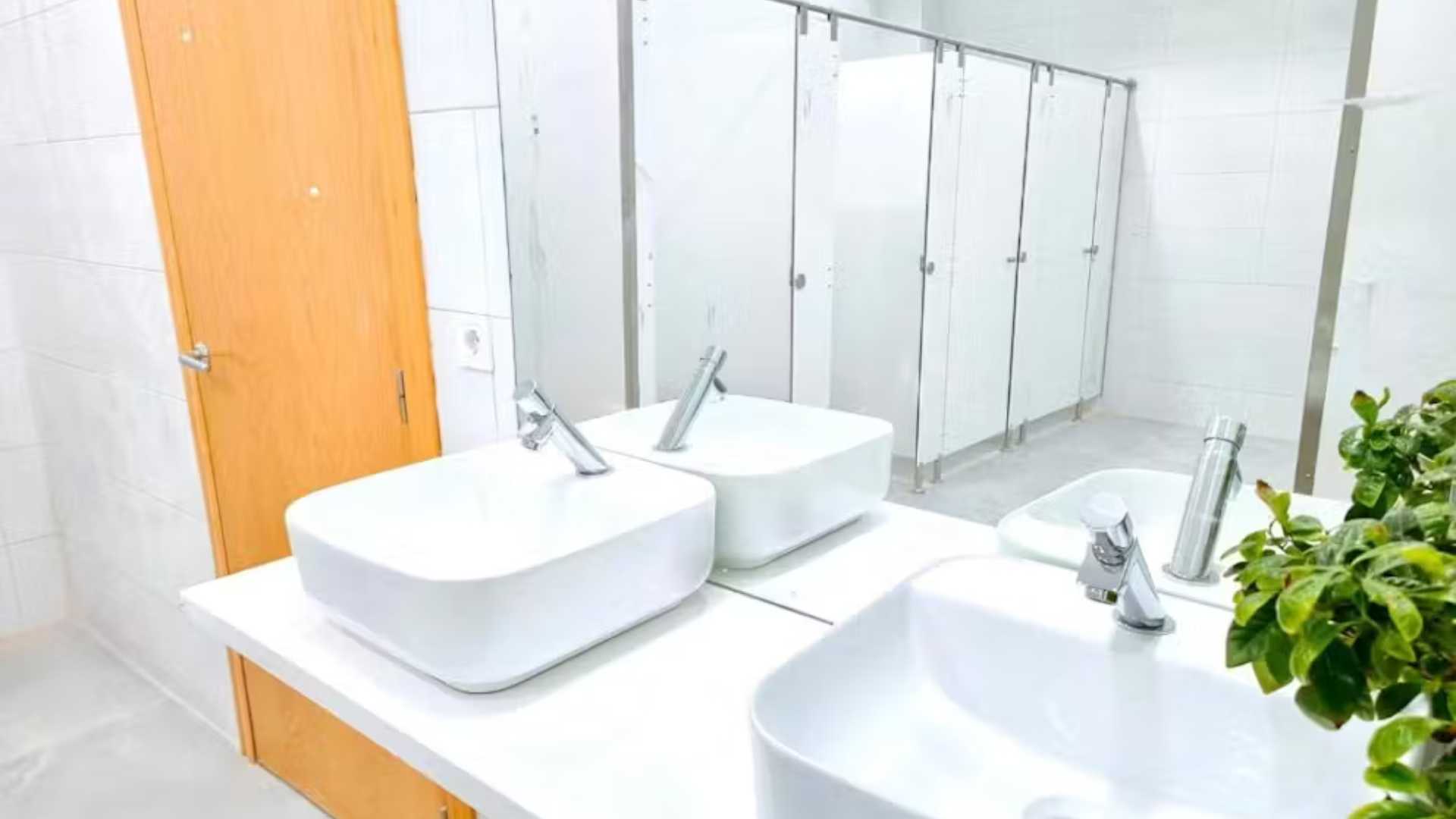 CAPSULE INN VALENCIA