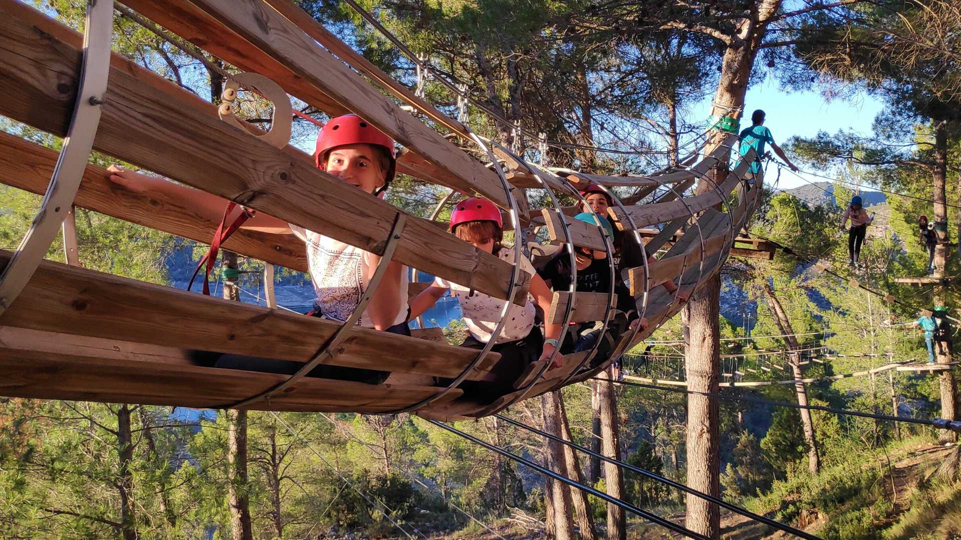 albergue benageber multiaventura