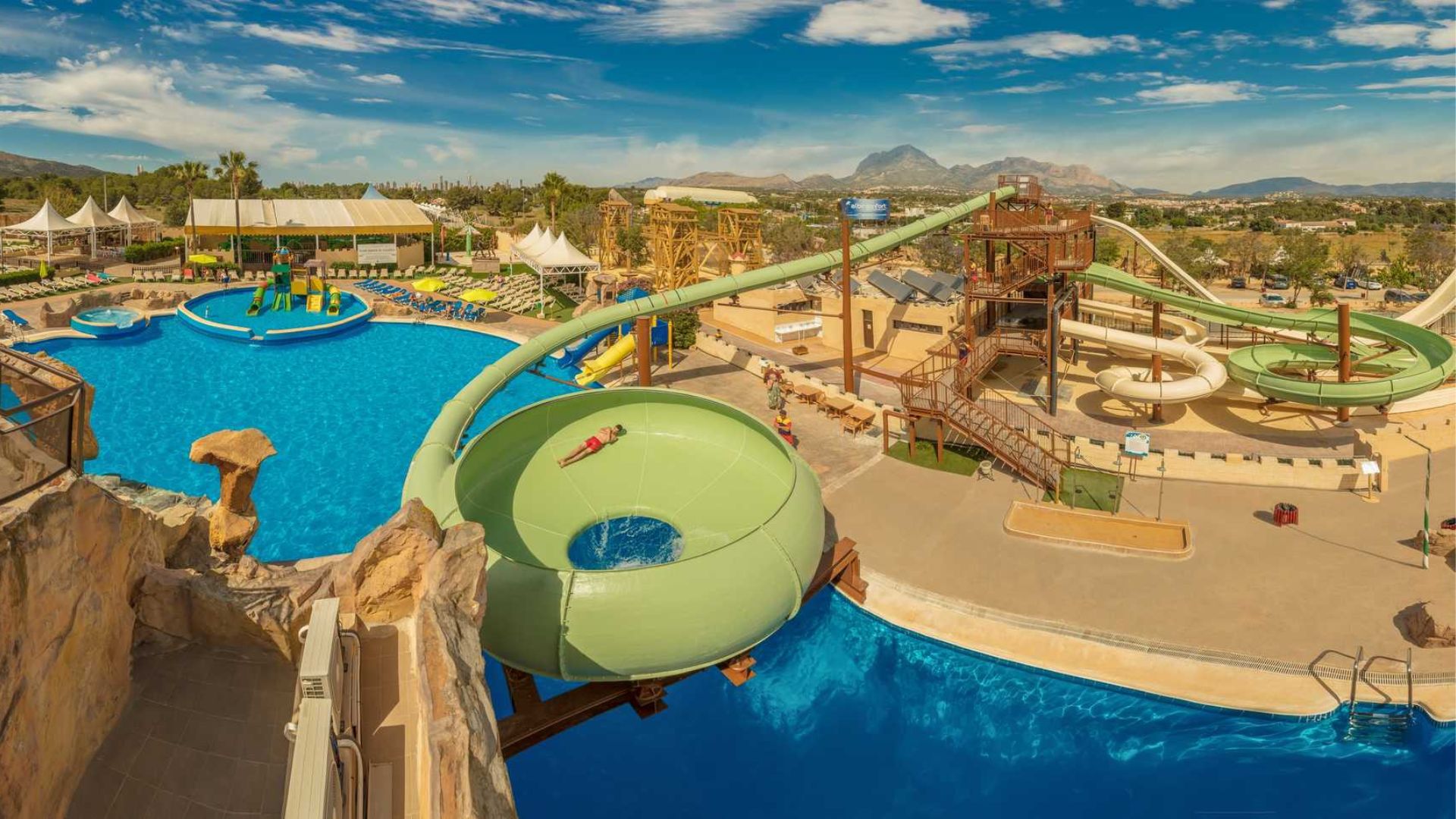 hotel magic robin hood​,