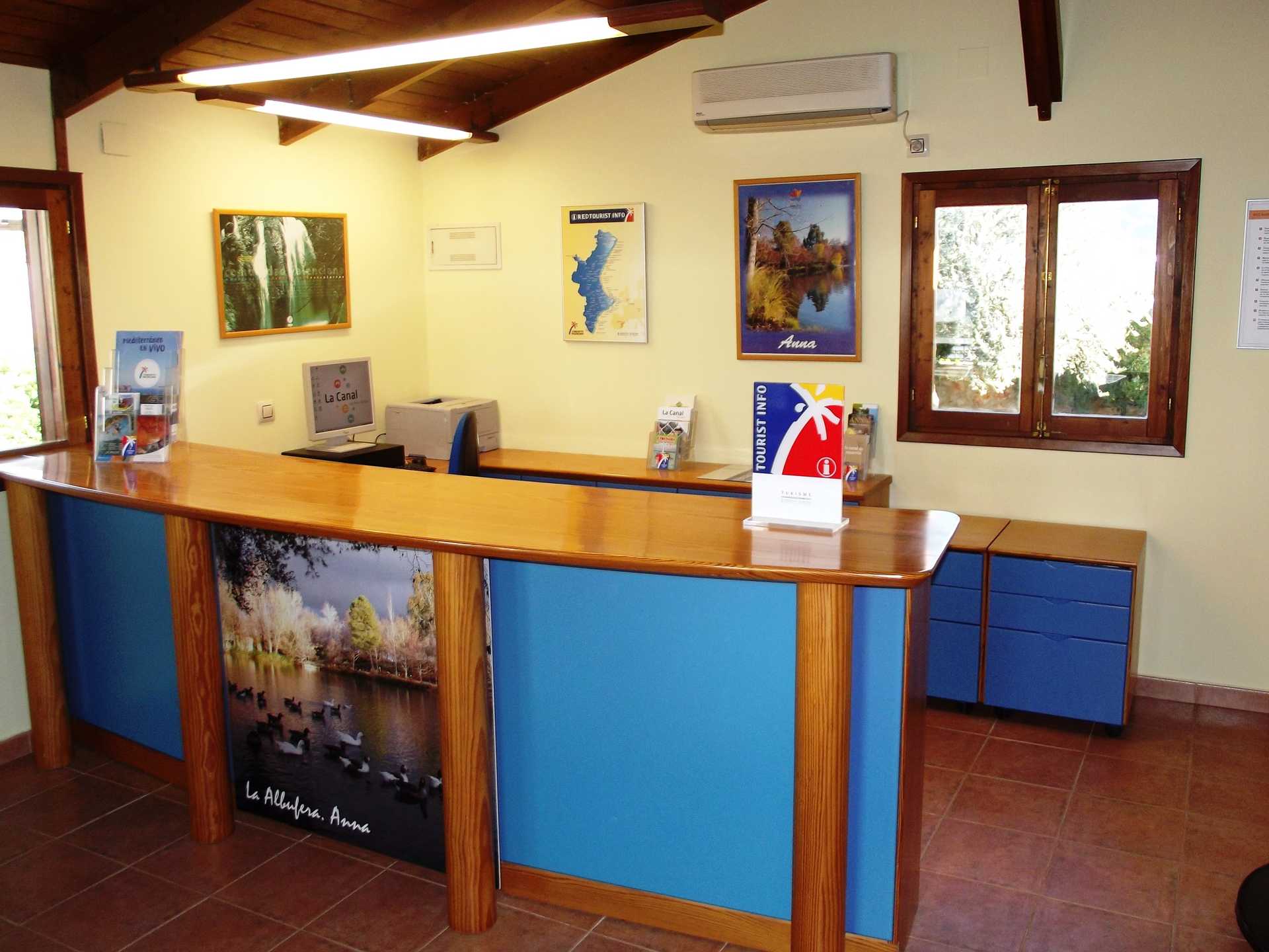 TOURIST INFO ANNA