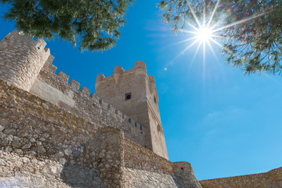 Burg Castillo De La Atalaya