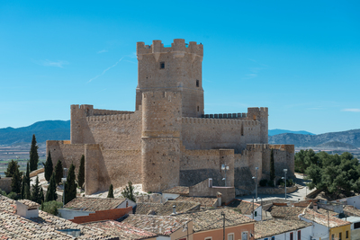 Burg Castillo De La Atalaya